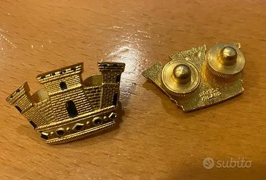 2 spille corona turrita del Corpo Sanitario