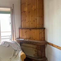 Camino in marmo angolare - struttura decorativa