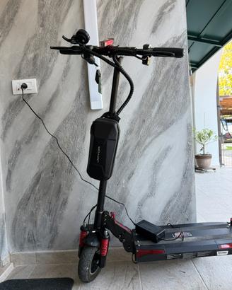 Monopattino elettrico Majestic Lewis