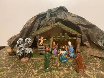 Presepe Completo di Statuine e Casetta.
