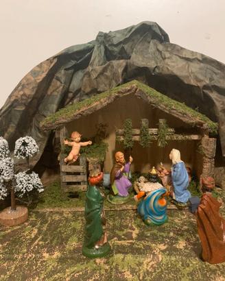 Presepe Completo di Statuine e Casetta.