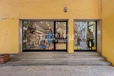 LOCALE COMMERCIALE IN PIENO CENTRO STORICO