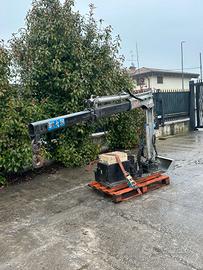 A185 - Gru elettrica per furgone o rimorchio