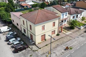 PORZIONE DI BIFAMILIARE A RONCO ALL'ADIGE