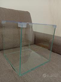 acquario 8 litri 20x20x20 