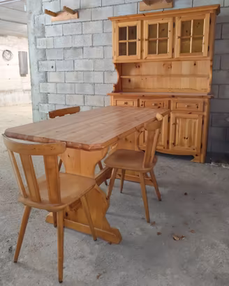 Credenza/vetrinetta con tavolo