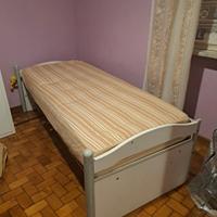 lettino con rete e materasso