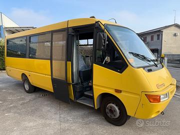 Scuolabus/ Iveco 42 posti euro 9.500