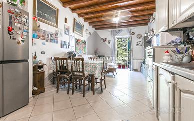 3 LOCALI LUMINOSO CON BOX