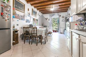 3 LOCALI LUMINOSO CON BOX