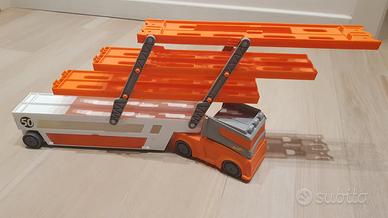 Megatrasportatore 50 hot wheels 