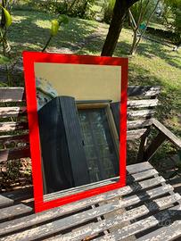 Specchio vetro rosso