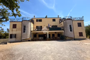 PORZIONE DI BIFAMILIARE A CROTONE