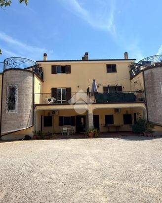 PORZIONE DI BIFAMILIARE A CROTONE