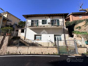 VILLA SINGOLA A CAVE