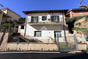 VILLA SINGOLA A CAVE