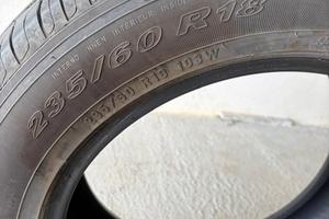 Gomme pirelli 235/60/18