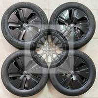 Cerchi 18 neri e pneumatici originalii Volvo XC40