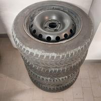 Gomme 4 stagioni 155/65 R14.