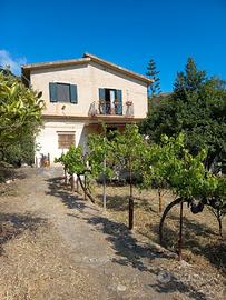 Casa di campagna con terreno