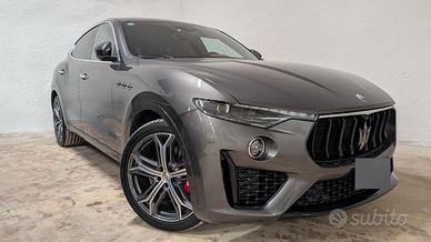 Maserati levante granaport 250 CV