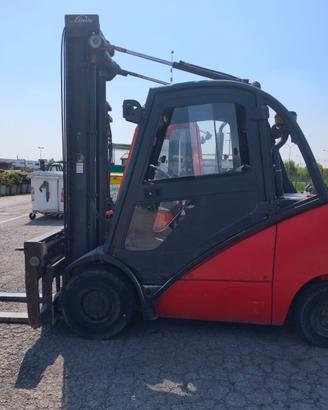 CARRELLO ELEVATORE FRONTALE LINDE 30 QL