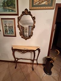 Mobile da ingresso con specchio