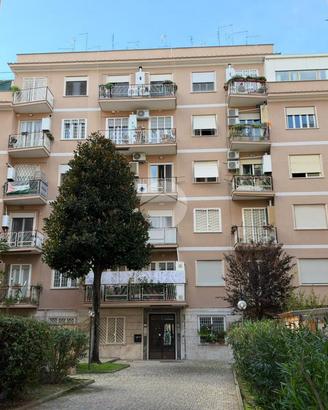 2 LOCALI A ROMA