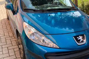 Automobile Peugeot 207