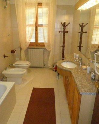 Appartamento arredato 80 mq, 2 camere, giardino