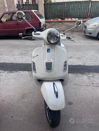 Vespa GTS 300