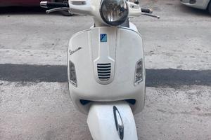 Vespa GTS 300