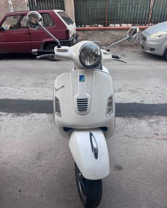 Vespa GTS 300