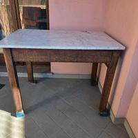 Tavolo da cucina in legno  con piano in marmo