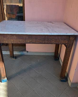 Tavolo da cucina in legno  con piano in marmo