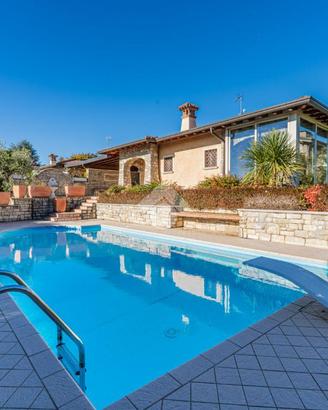 VILLA SINGOLA A SAN FELICE DEL BENACO