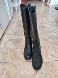 Stivale nero alto marca Graceland. 38