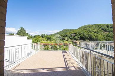 CASA SEMINDIPENDENTE A CITTADUCALE