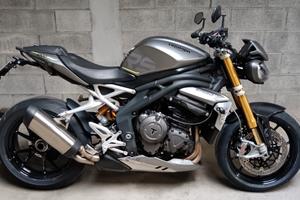  Triumph speed triple 1200 rs  