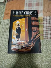 Agatha Christie - C'è un cadavere in biblioteca