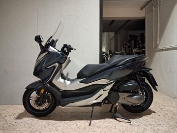 HONDA FORZA 300