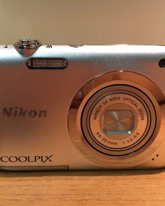 Fotocamera compatta Nikon