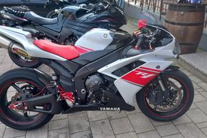 Yamaha R1