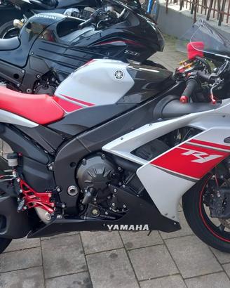 Yamaha R1