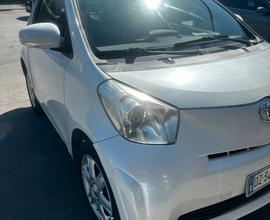 Toyota iq gpl automatica