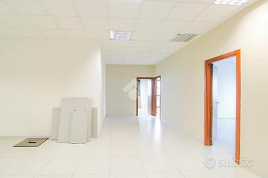 UFFICIO A SAN ZENONE AL LAMBRO