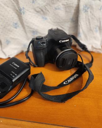Canon Powershot SX60 HS con borsa e caricabatteria