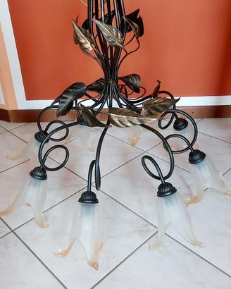 Lampadario in ferro battuto