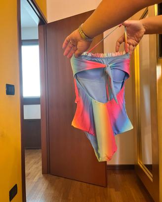 Costume arcobaleno tezenis letteralmente nuovo!!!