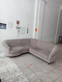 Divano angolare con penisola